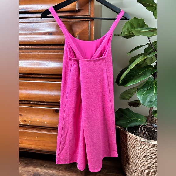 GapFit Brushed Tech Jersey Dress Athletic Pink Attached Shorts Dry Wicking XS - Picture 2 of 11